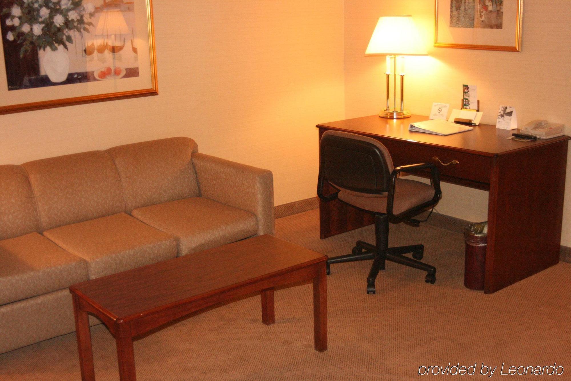 Maron Hotel&Suites Danbury Habitación foto