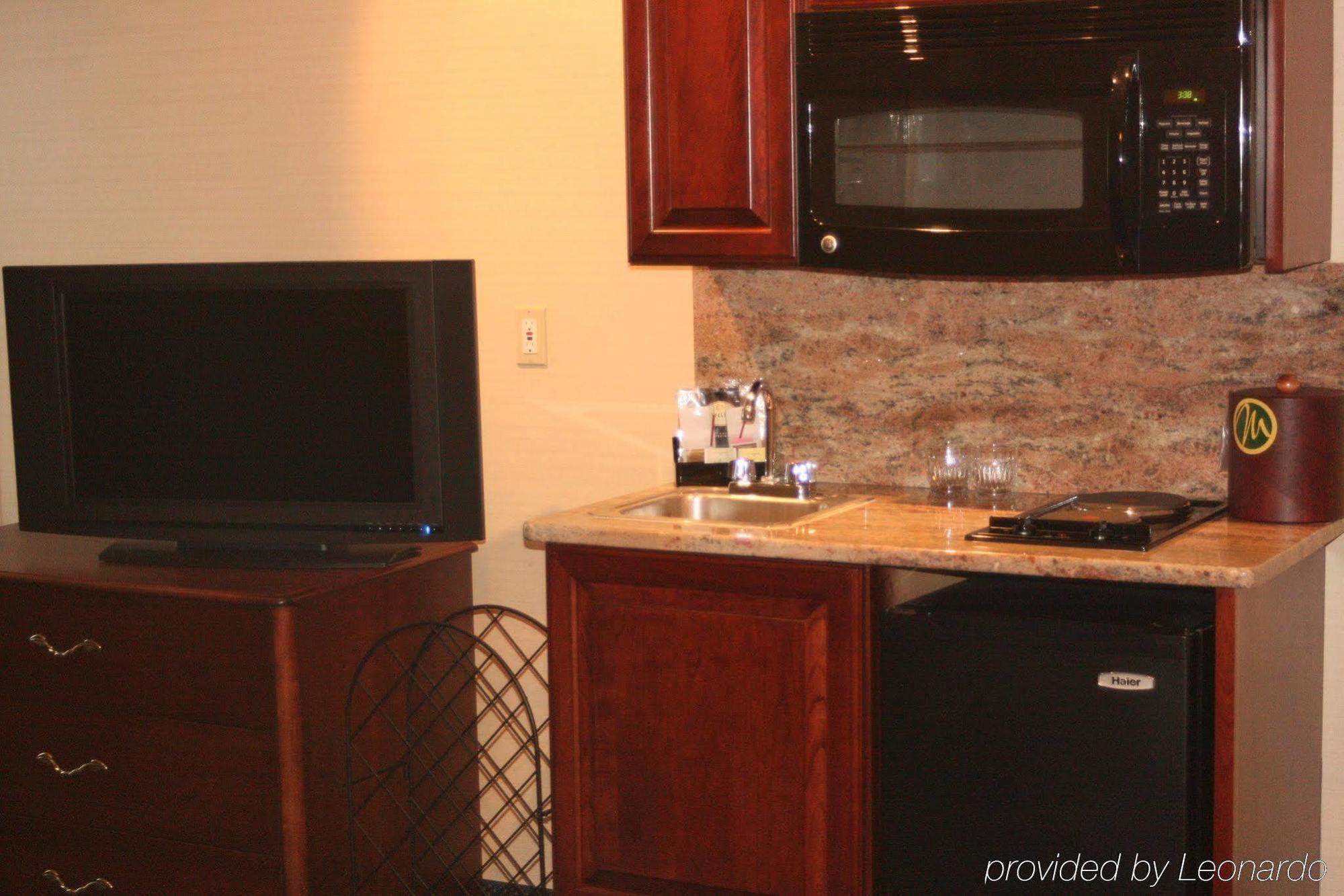 Maron Hotel&Suites Danbury Habitación foto