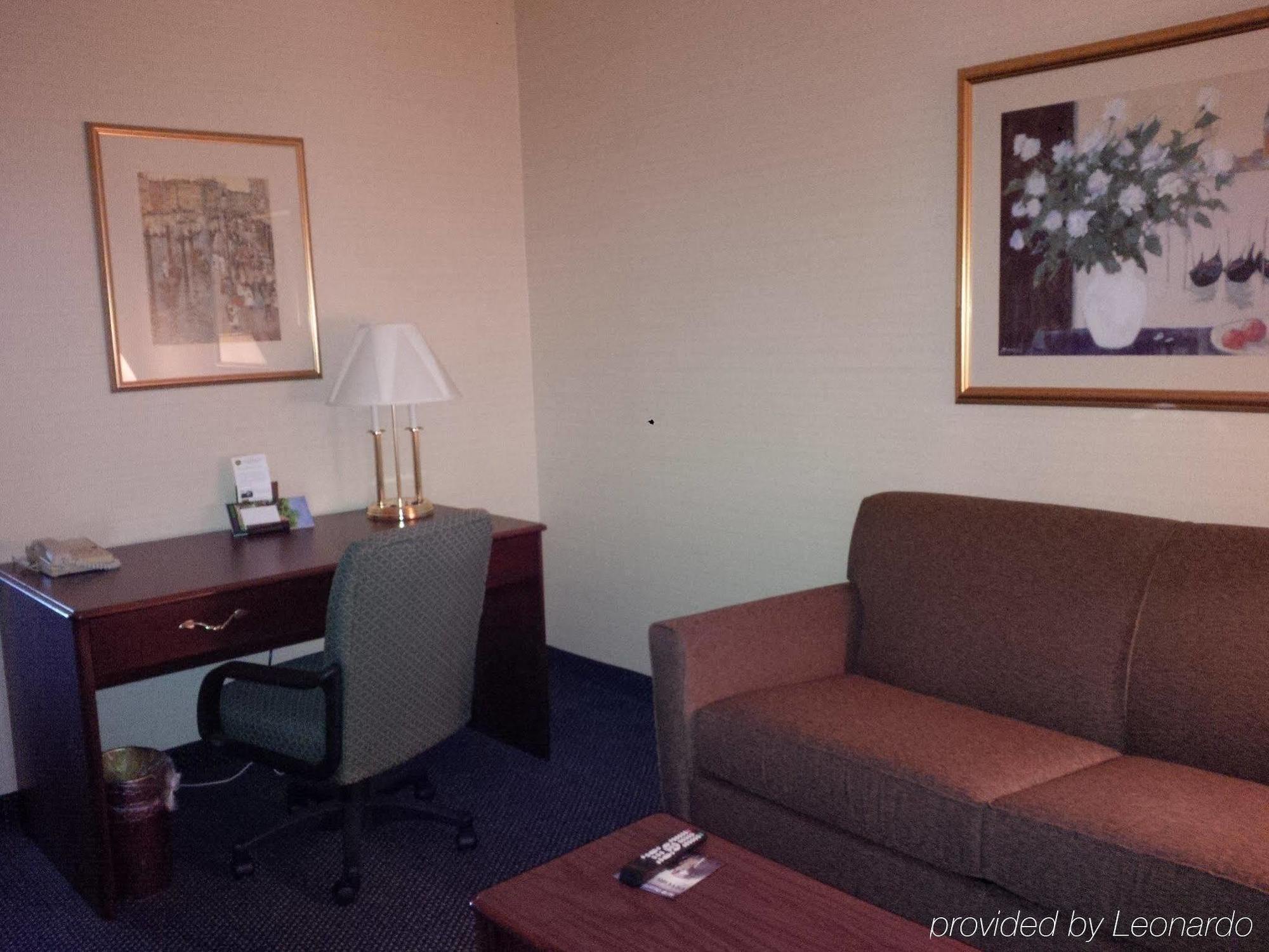 Maron Hotel&Suites Danbury Exterior foto